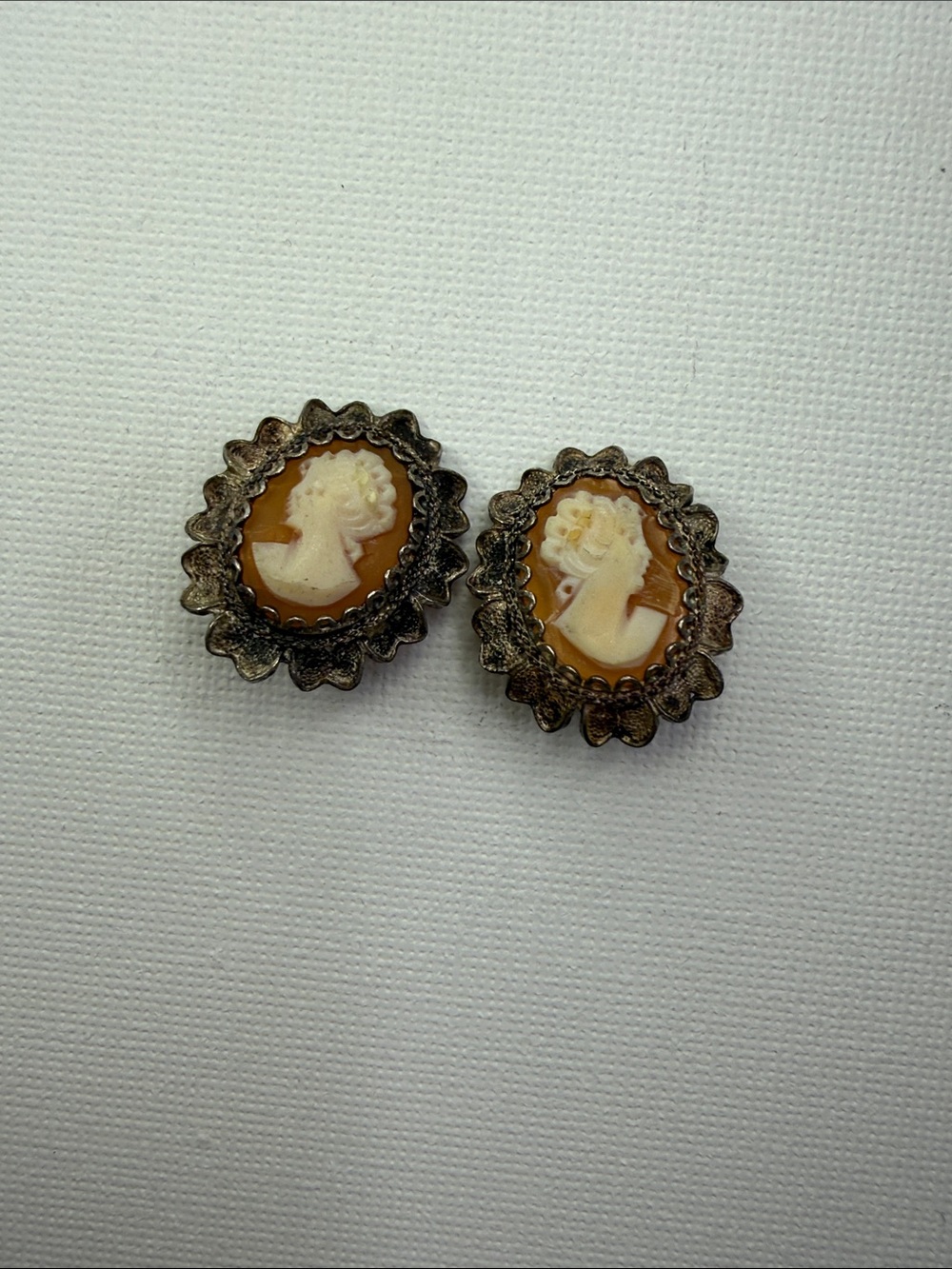800 Silver Shell Cameo Earrings